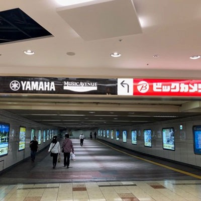 JR岡山駅 地下から 直進し突き当たりを右に曲がります。