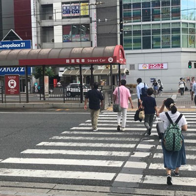 JR岡山駅 地上から ジャンカラを左に曲がります。