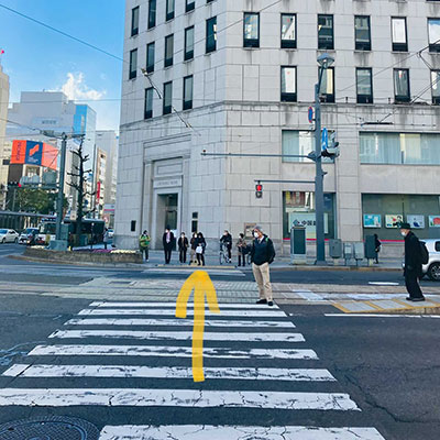 横断歩道を渡ると中国銀行さんの建物です。